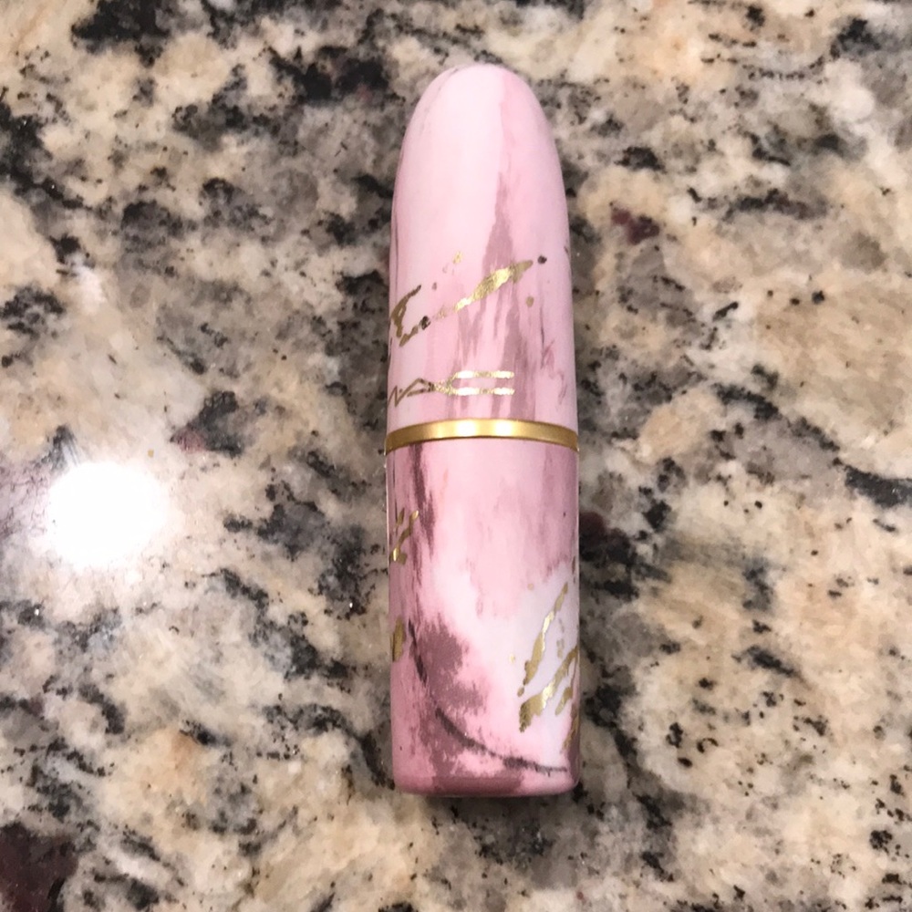 Mac discontinued “Let’s Mesa Around” lipstick